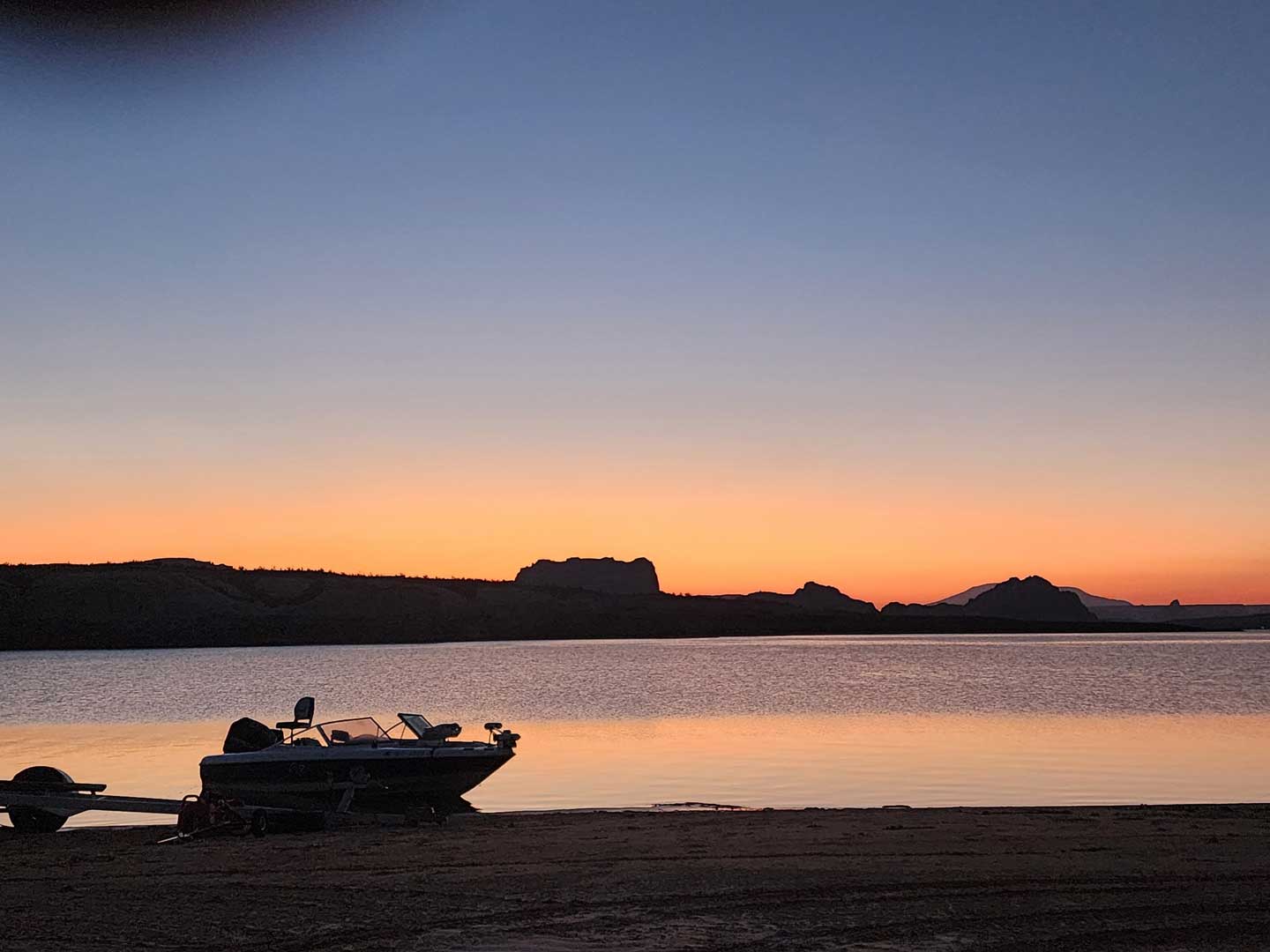 lake powell sunrise