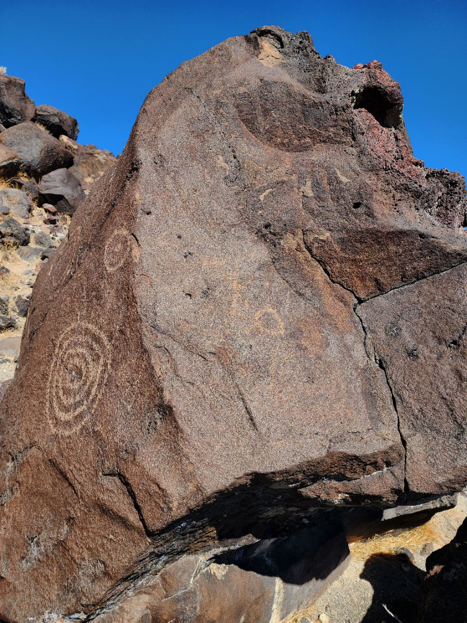 devils-kitchen-rock-art-circles.jpg