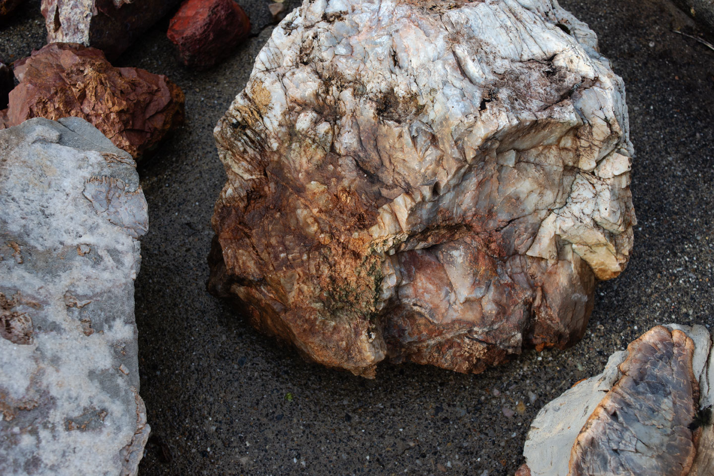 agate-joshua-tree-road.jpg
