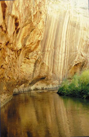 Boulder2.jpg (36391 bytes)